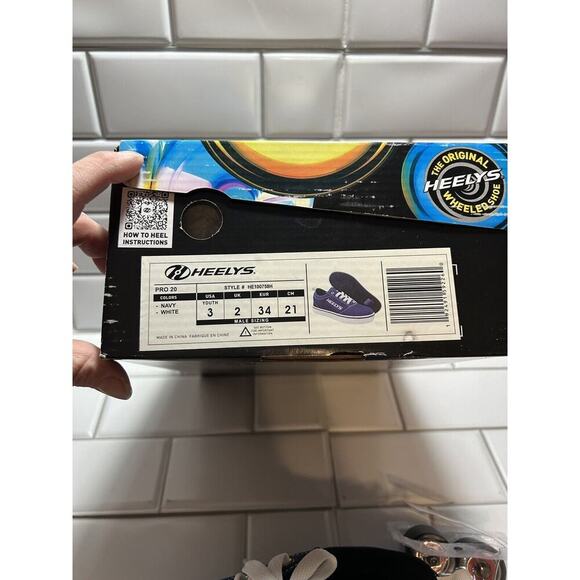 Heelys Kids Pro 20 Wheeled Shoe Navy Canvas Lace Closure Size 3 - Picture 4 of 10